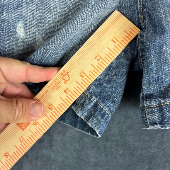 Old Navy Sz 0 Distressed Blue Jean Mid-rise Shorts w/4” inseam - Picture 6 of 10
